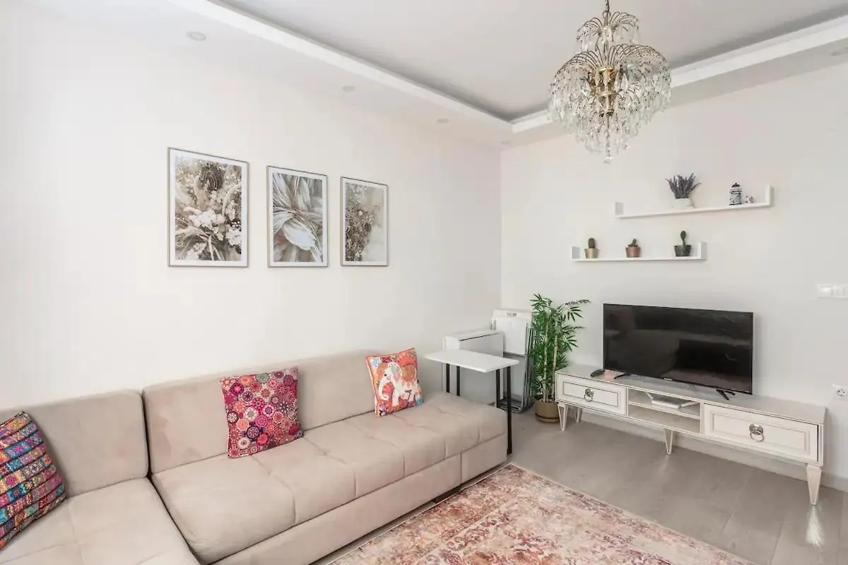 Apartment Istanbul'Un Merkezinde Cevahir Avm Karsisi 1+1 Yeni Ev